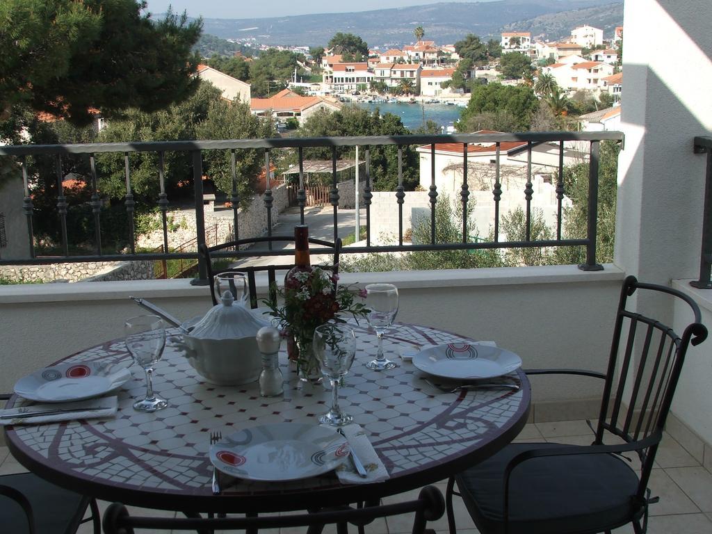 Tone & Marta Apartments Rogoznica  Extérieur photo